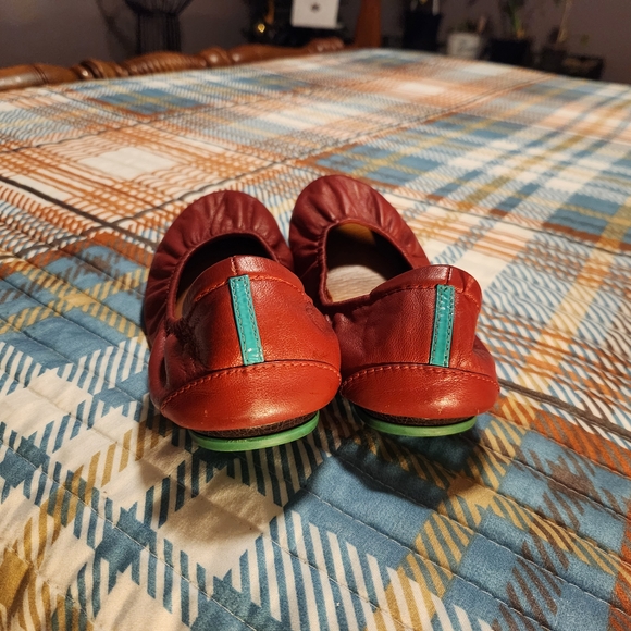 GUC Tieks Cardinal Red Leather Women's Flats - Picture 2 of 6